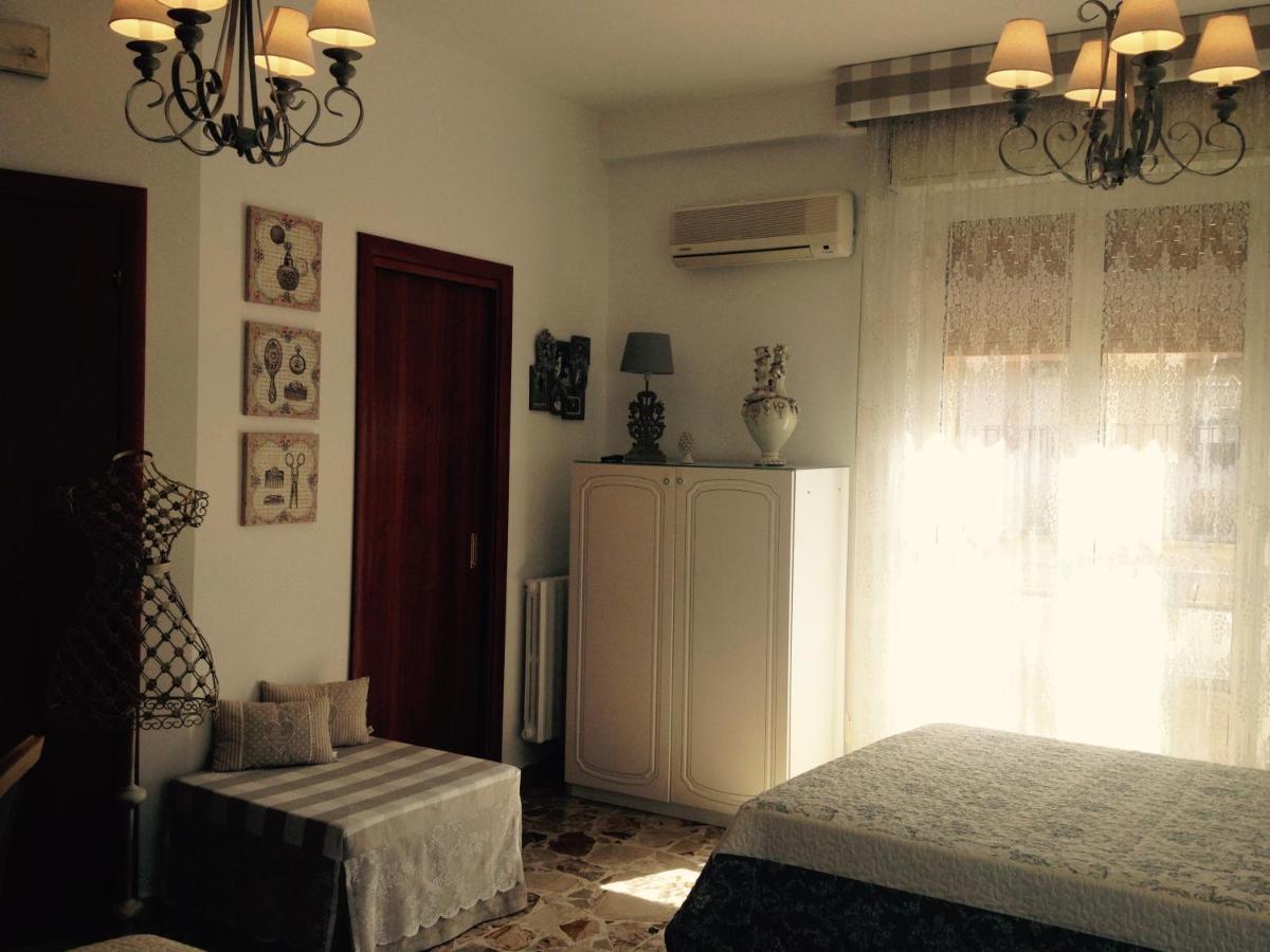 칼타기론 Il Piccolo Attico B&B 외부 사진