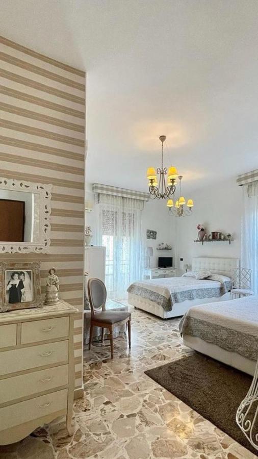 칼타기론 Il Piccolo Attico B&B 외부 사진