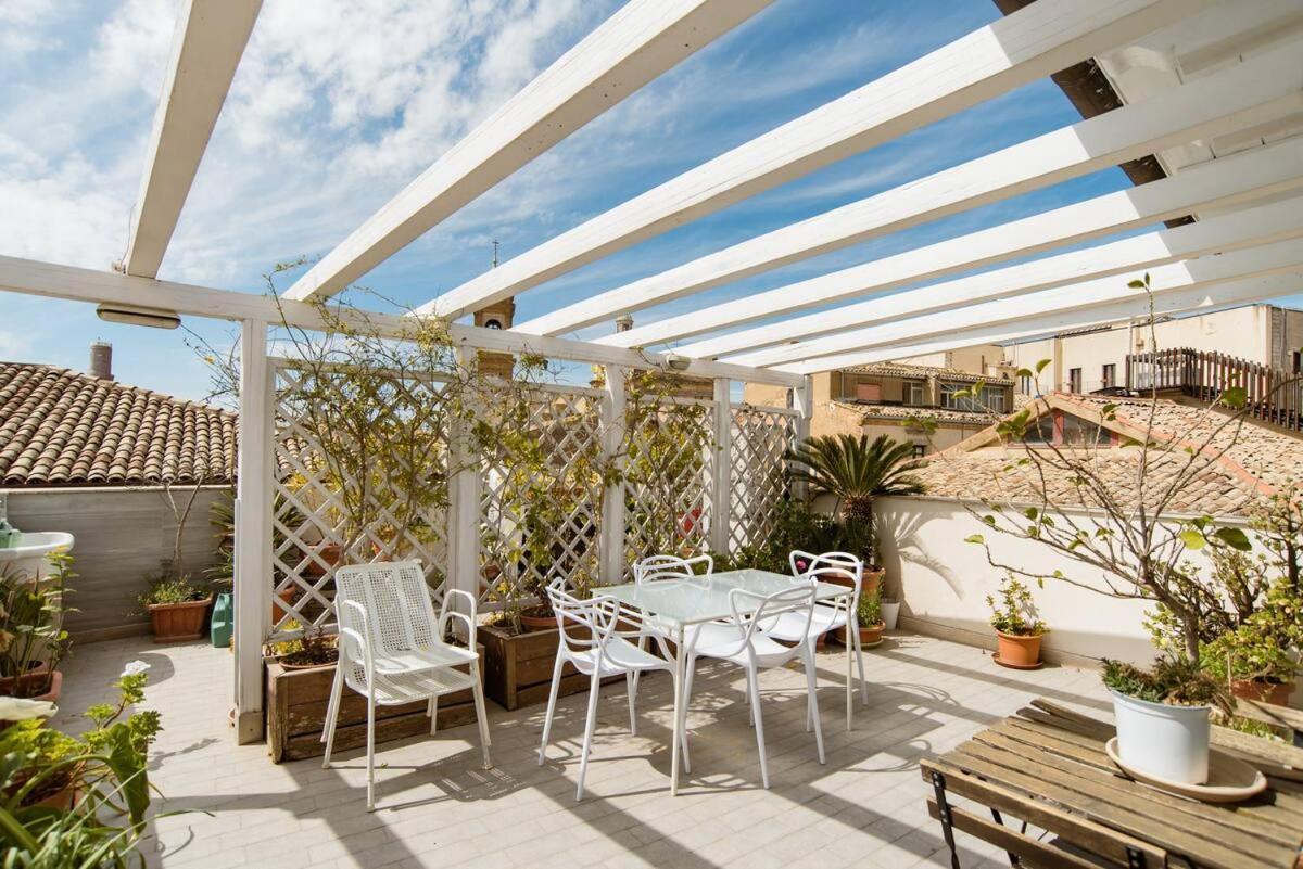 칼타기론 Il Piccolo Attico B&B 외부 사진