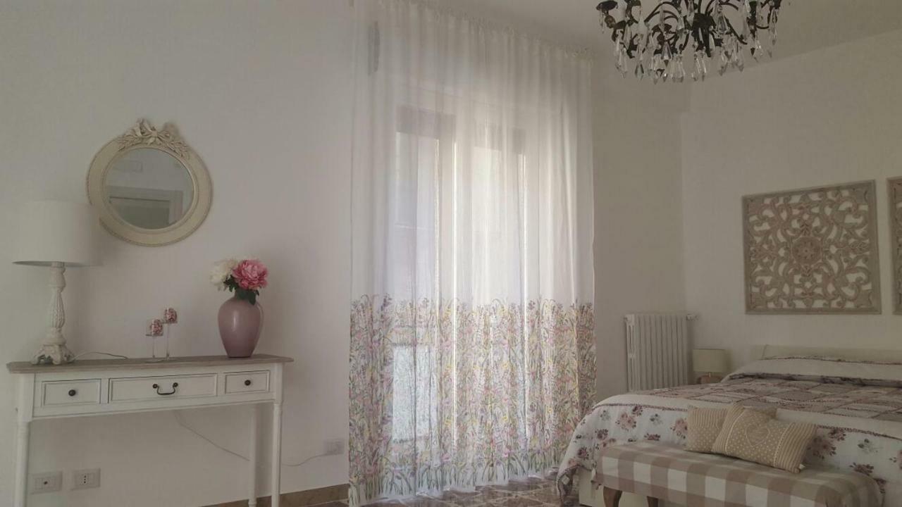 칼타기론 Il Piccolo Attico B&B 외부 사진