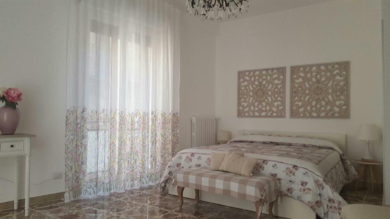 칼타기론 Il Piccolo Attico B&B 외부 사진